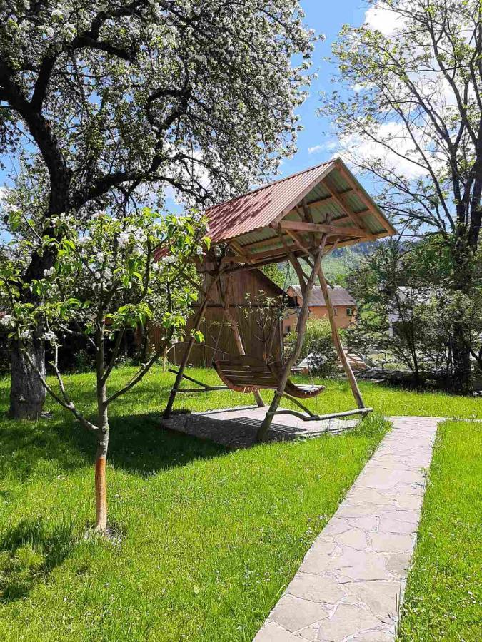 Зачаровані Карпати, Воловець Экстерьер фото