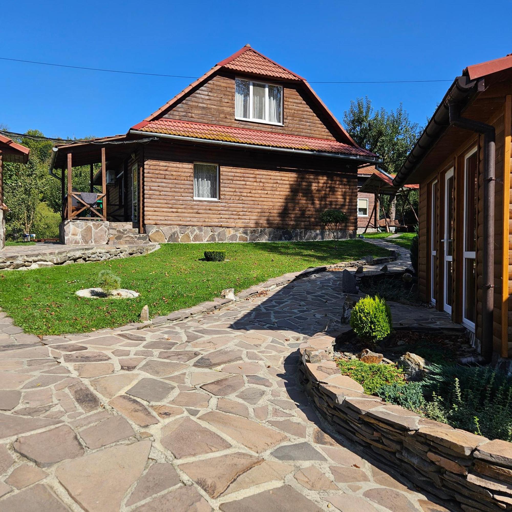 Зачаровані Карпати, Воловець Экстерьер фото