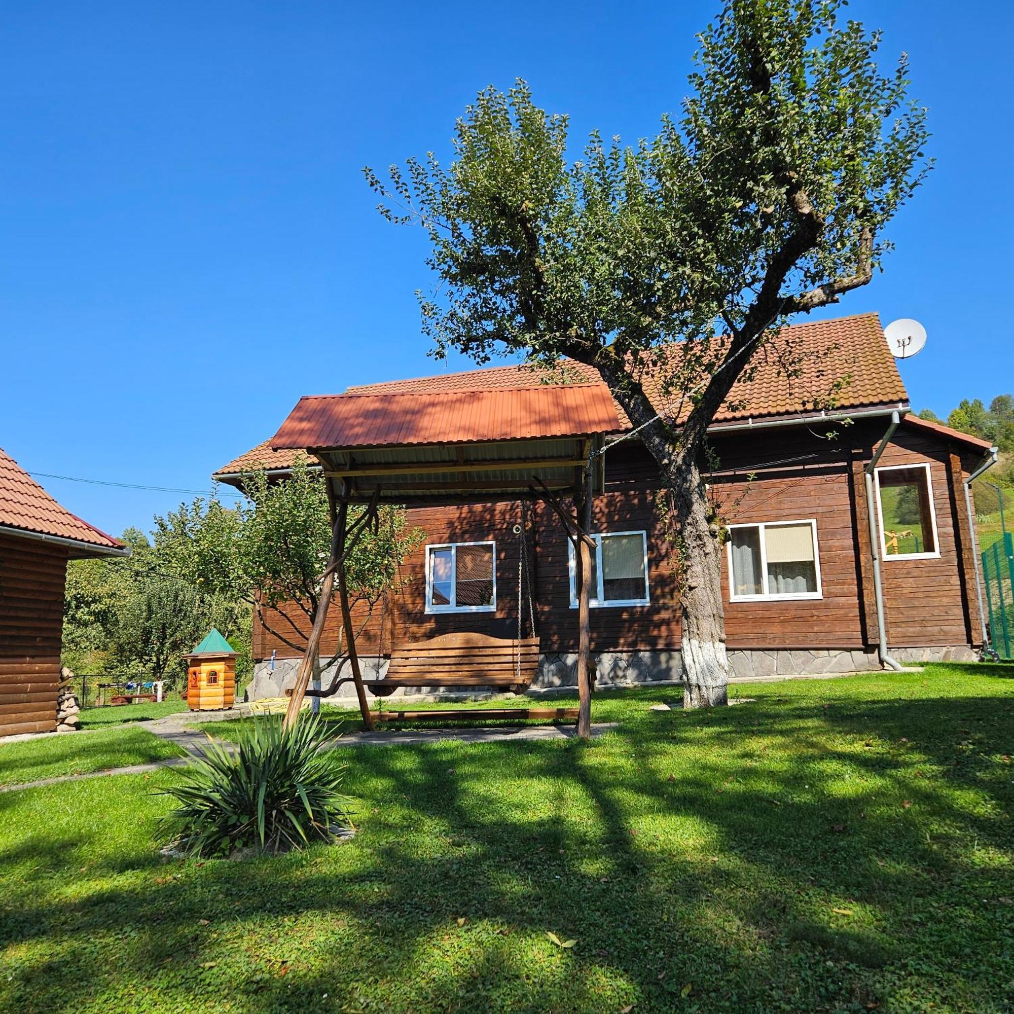 Зачаровані Карпати, Воловець Экстерьер фото